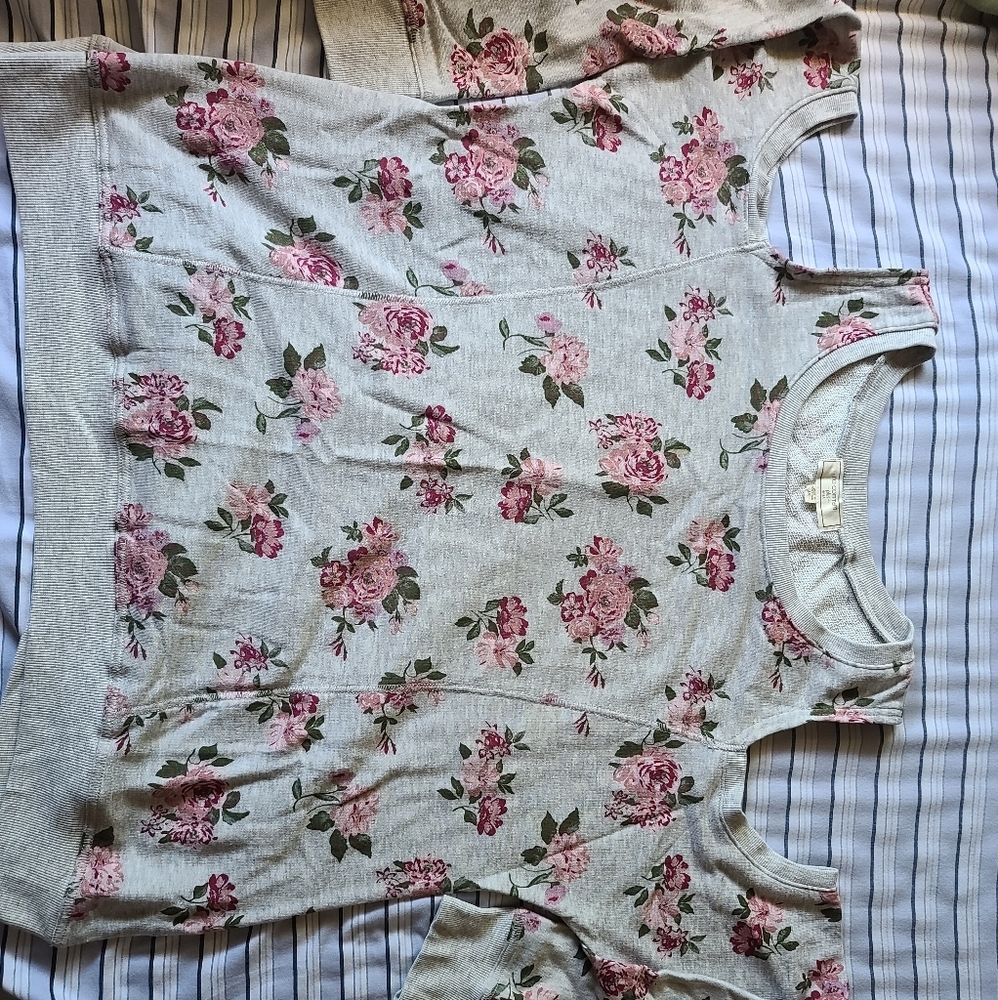 Cold shoulder top
